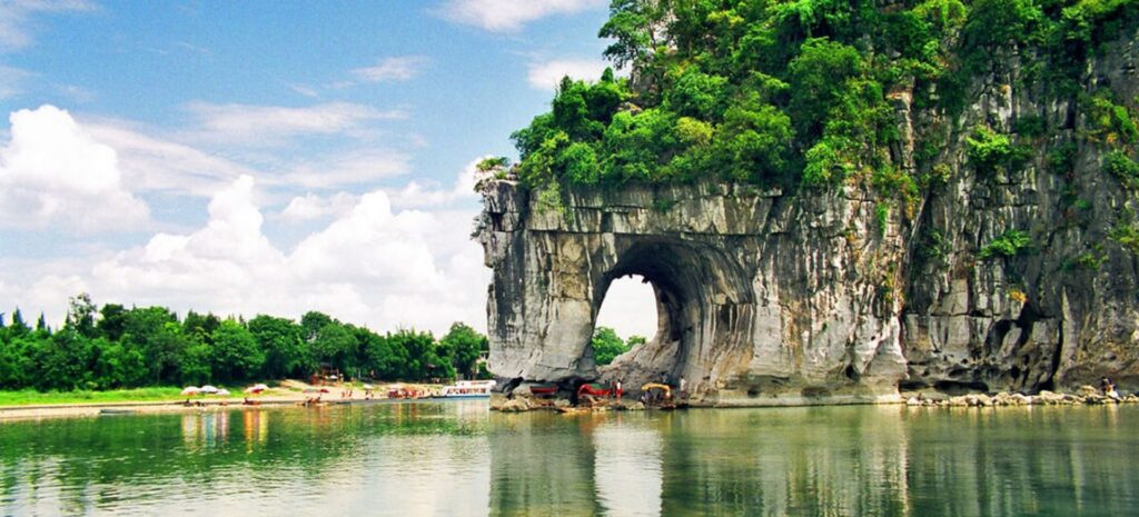 Núi Voi là một trong Những điểm đến không thể bỏ lỡ khi tới Hải Phòng bằng xe 19 chỗ